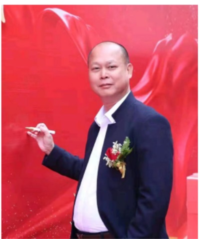 阳江市润兴润市场服务管理有限公司董事长、九宫飞星针法传承人林举献