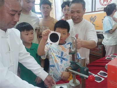 探寻余门医派中医老字号土将军膏药穴位敷贴技术百年传承的历史