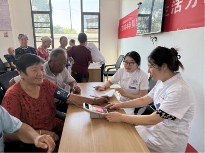 杏林薪火暖桑榆 盟动乡间传岐黄