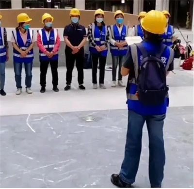 从异乡奋斗者到行业领跑者： 王双美与她的“城市美容师”军团