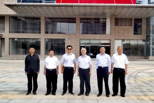 四十年演易路：儒易轩的易学传承与当代实践