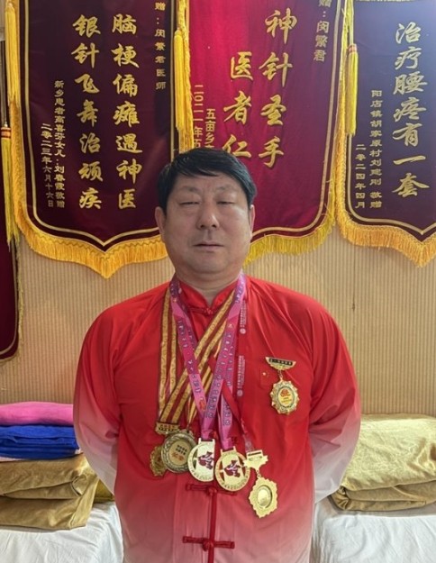 与国同庆七十载 仁心仁术传薪火 中医理疗专家闵繁君的传承创新之路