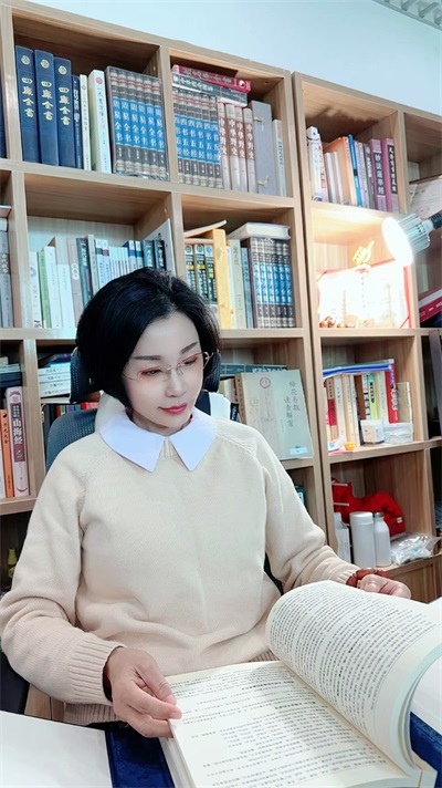 紫微斗数与梅花易数传承人 欧阳修后裔---欧阳萍萍