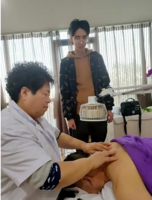 2026两会专题 特别报道 著名正骨疗法专家—张守彬