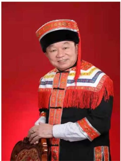 聚焦全国两会・非遗瑶医护民生 — 自治区级非遗传承人周继辉的守正与践行