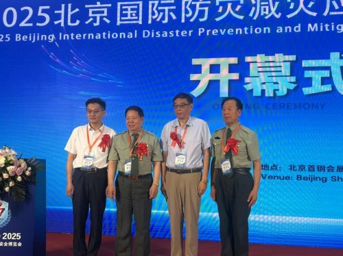 世界科技明星、中华之骄子---记军地融合科学研究院院长毛振刚