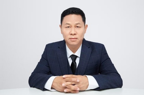 崔士忠：锚定“十五五”新质生产力的跨界思想领航者