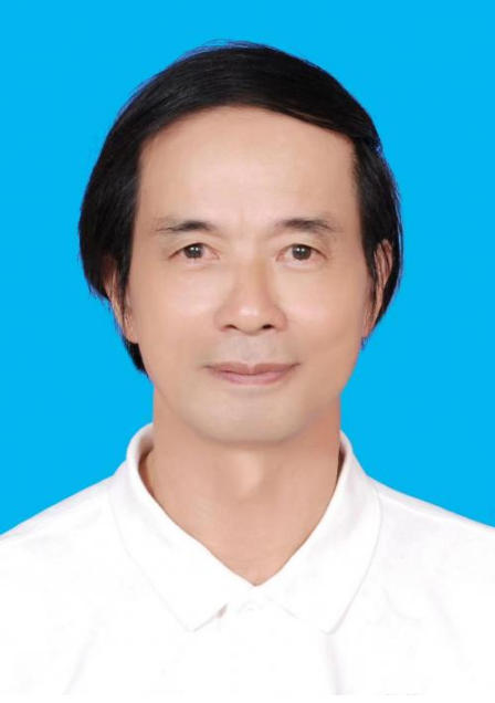 以“飞盘、鉴测技术书写非遗传承新篇章——记从岭南乡土走出的易学大师潘鹏春