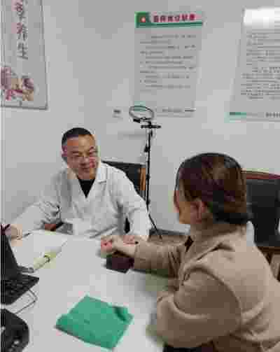 喜迎全国两会特别报道 中医高科技扶正溶瘤无痕技术非遗传承人---周国宇