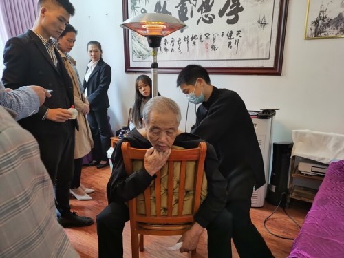 喜迎全国两会特别报道 最美名中医——唐珮翔