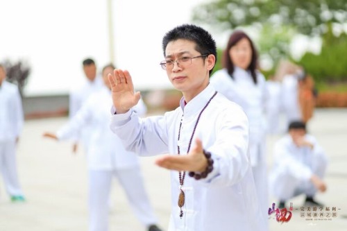 喜迎全国两会特别报道 最美名中医——唐珮翔