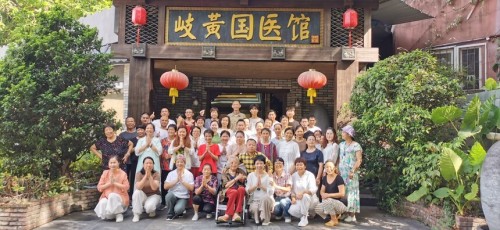 喜迎全国两会特别报道 最美名中医——唐珮翔